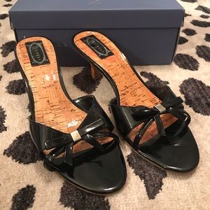 🆕 NWT 🆕 Size 10 Black Patent Heels with Bow Detail 🎀